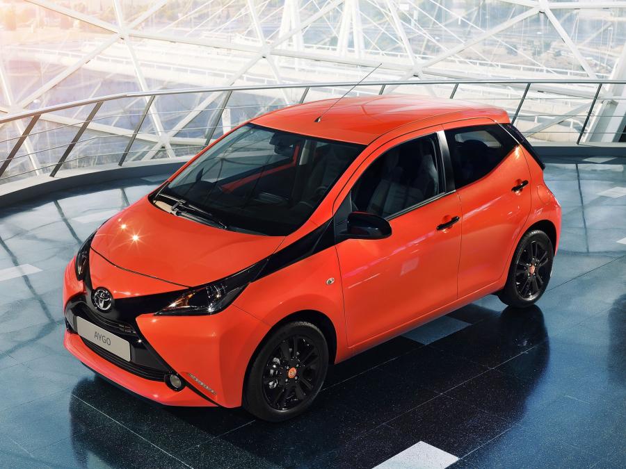  Toyota Aygo x-cite 5-Door 2014 года  (фото 6 из 30)